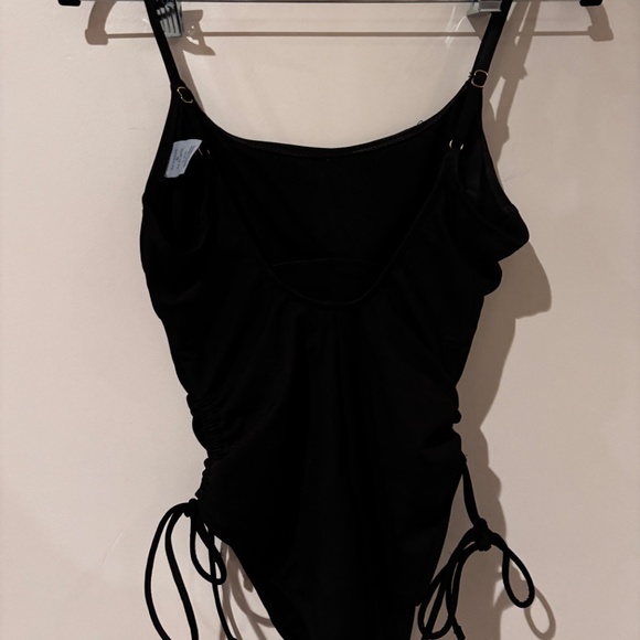 Shade & Shore one piece bathing suit (Small) - Picture 3 of 4